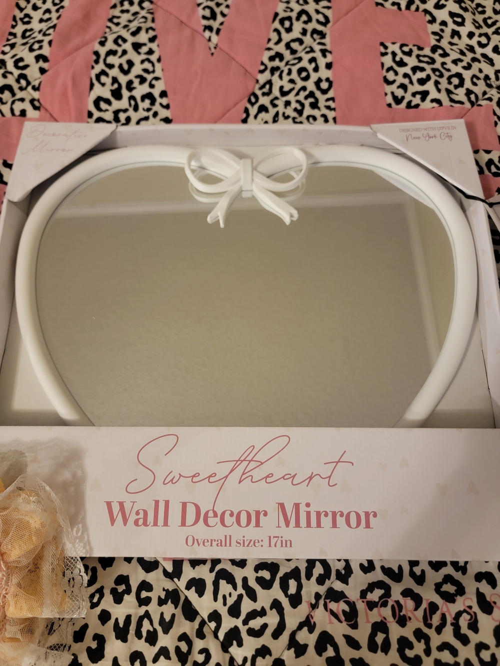 Viral Sweetheart White Bow Heart Mirror